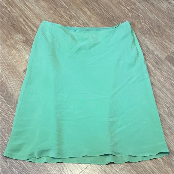 Ice Green Midi Skirt size 12 100% silk. Lined. - Picture 1 of 4